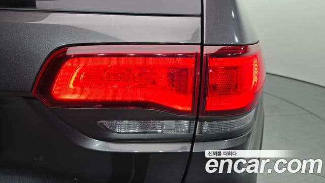 Jeep Grand Cherokee 2021 — Şəkil 4/36