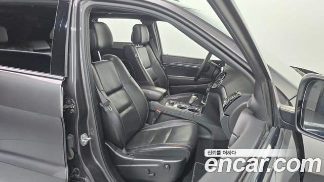 Jeep Grand Cherokee 2021 — Şəkil 12/36