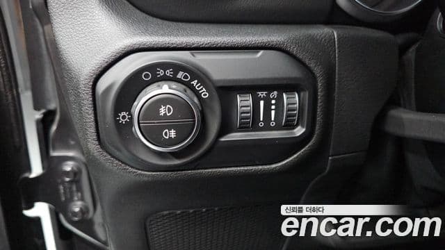 Jeep Wrangler 2019 — Photo 29/31