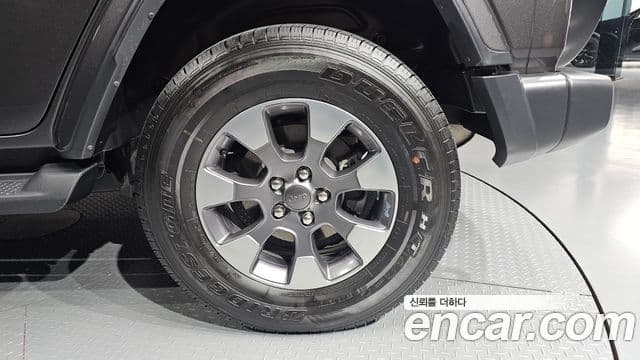 Jeep Wrangler 2019 — Photo 27/31