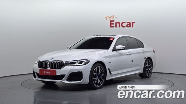 BMW 5 Series 2023 — ფოტო 1/20