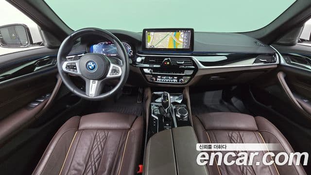 BMW 5 Series 2023 — ფოტო 7/20