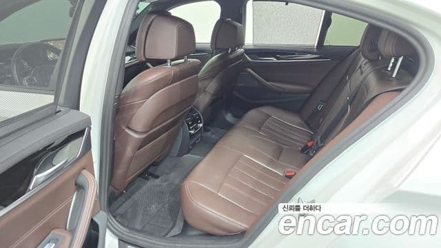 BMW 5 Series 2023 — ფოტო 11/20