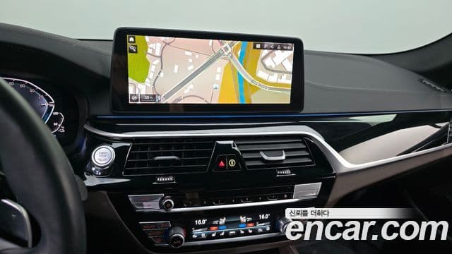 BMW 5 Series 2023 — ფოტო 12/20