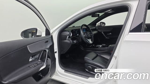 Mercedes-Benz A-Class 2022 — ფოტო 11/20