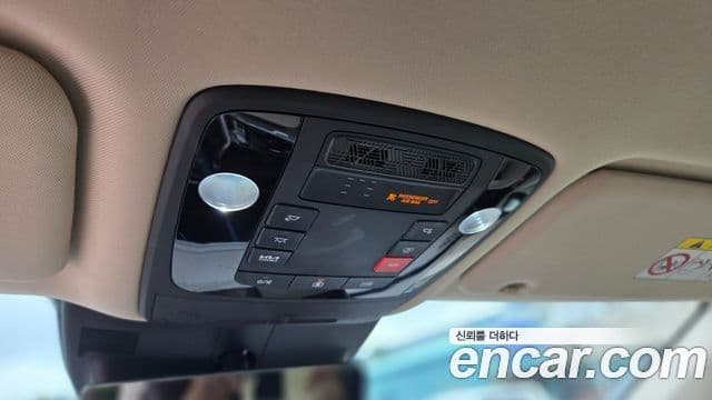 Kia Carnival 2023 — ფოტო 9/20