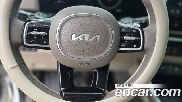 Kia Carnival 2023 — ფოტო 12/20