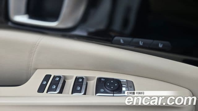 Kia Carnival 2023 — ფოტო 14/20