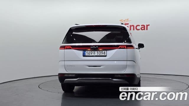 Kia Carnival 2022 — ფოტო 4/20