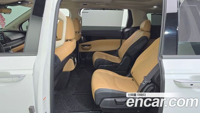 Kia Carnival 2022 — ფოტო 11/20