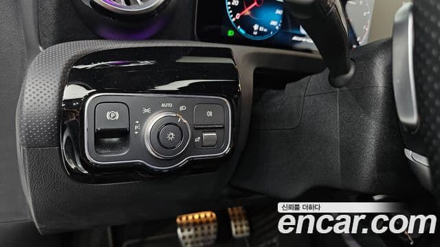 Mercedes-Benz A-Class 2021 — Şəkil 18/20