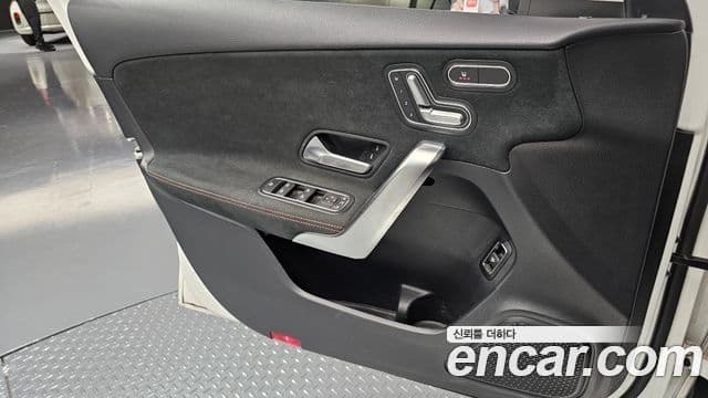 Mercedes-Benz A-Class 2021 — Şəkil 17/35