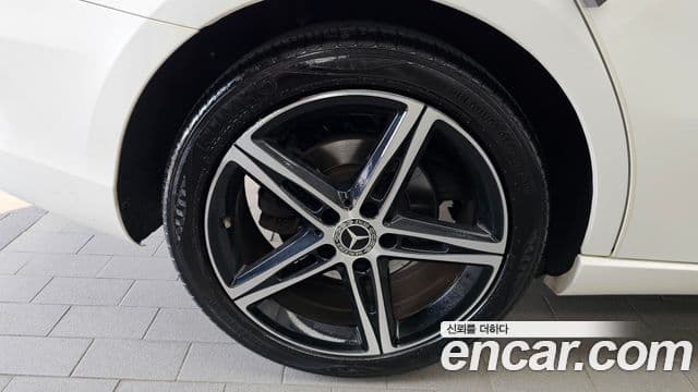 Mercedes-Benz A-Class 2020 — Şəkil 5/20