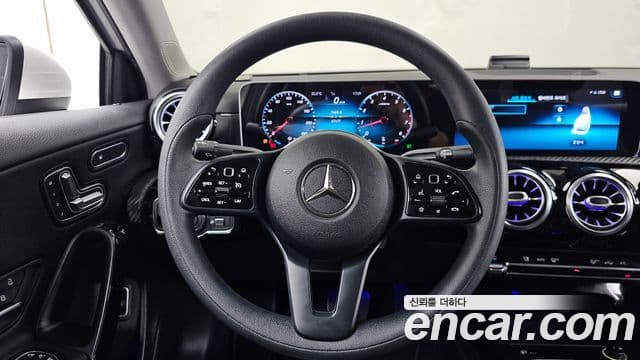 Mercedes-Benz A-Class 2020 — Şəkil 13/20