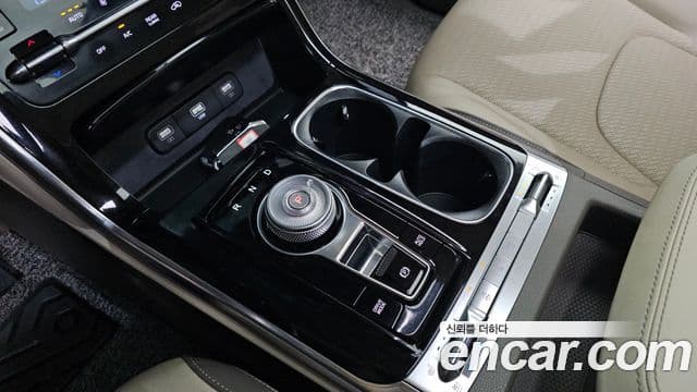 Kia Carnival 2023 — ფოტო 9/20