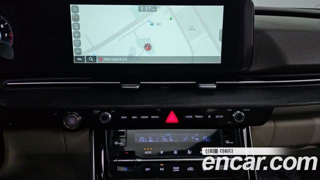 Kia Carnival 2023 — ფოტო 15/20