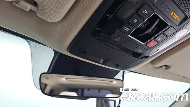 Kia Carnival 2023 — ფოტო 17/20