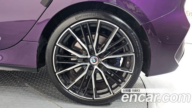 BMW 1 Series 2022 — ფოტო 9/33