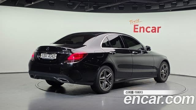Mercedes-Benz C-Class 2019 — Фото 1/20