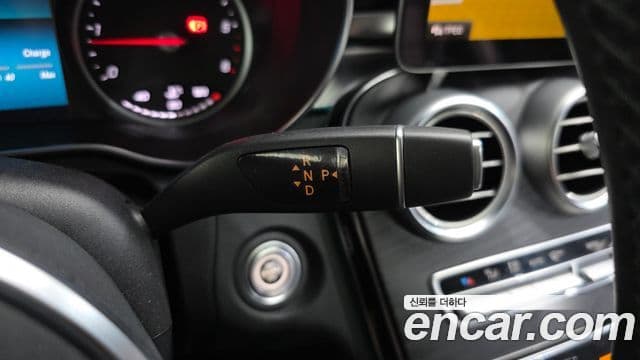 Mercedes-Benz C-Class 2019 — Фото 8/20