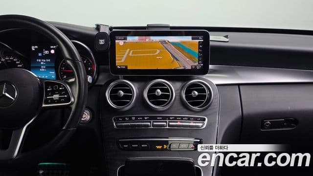 Mercedes-Benz C-Class 2019 — Фото 12/20