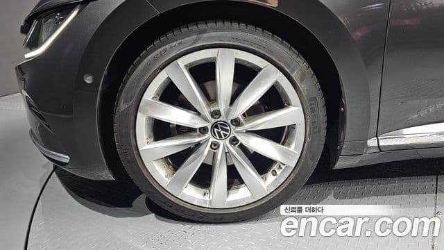 Volkswagen Arteon 2023 — ფოტო 5/20
