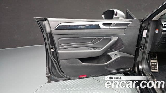 Volkswagen Arteon 2023 — ფოტო 19/20