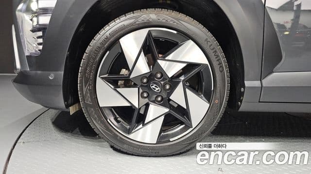 Hyundai Kona Hybrid 2023 — Şəkil 16/36