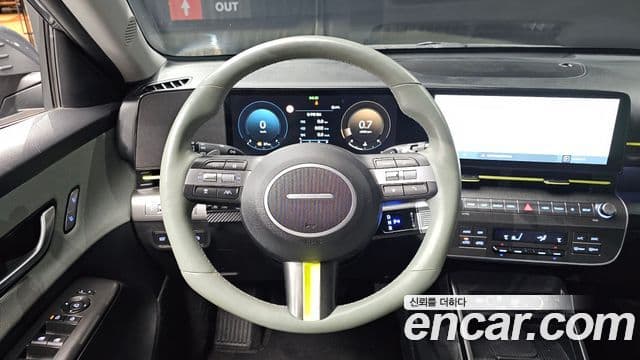 Hyundai Kona Hybrid 2023 — Şəkil 18/36