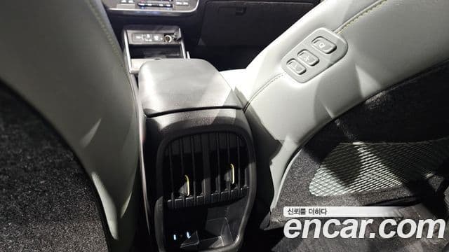 Hyundai Kona Hybrid 2023 — Şəkil 32/36