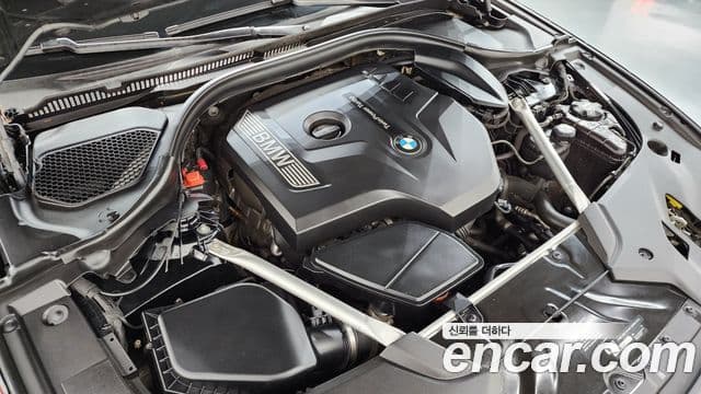 BMW 5 Series 2019 — ფოტო 6/20