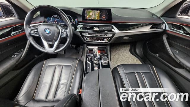 BMW 5 Series 2019 — ფოტო 7/20