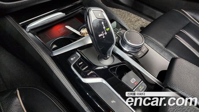 BMW 5 Series 2019 — ფოტო 9/20