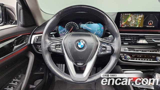 BMW 5 Series 2019 — ფოტო 12/20