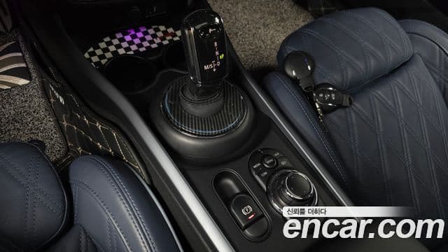 Mini Cooper S Clubman 2022 — Фото 9/20