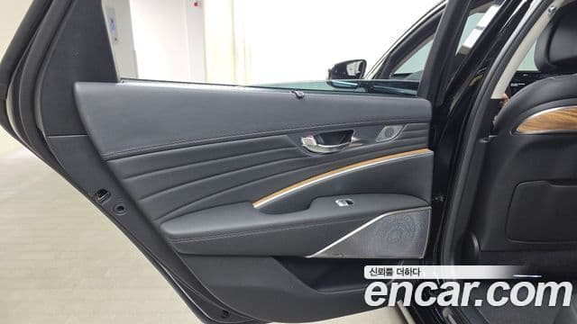 Kia The K9 2022 — Photo 27/33