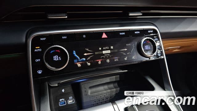 Genesis GV80 2021 — ფოტო 19/20