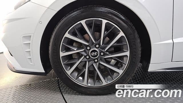 Hyundai Sonata 2020 — ფოტო 5/20