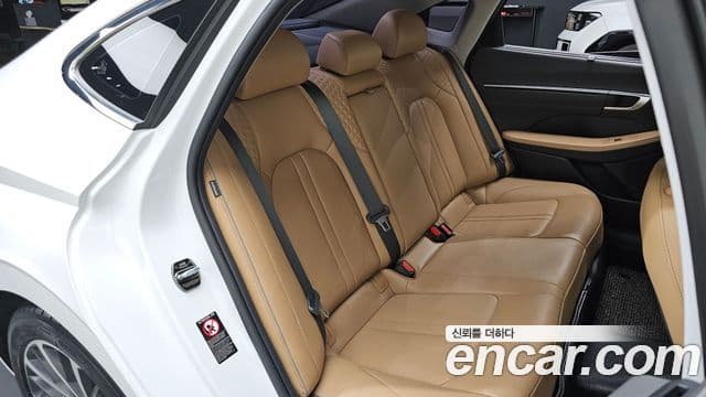 Hyundai Sonata 2020 — ფოტო 11/20