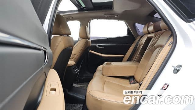Hyundai Sonata 2020 — ფოტო 12/20