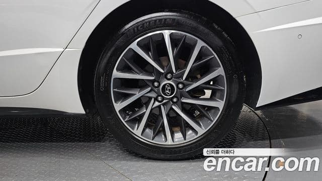Hyundai Sonata Hybrid 2020 — ფოტო 7/33