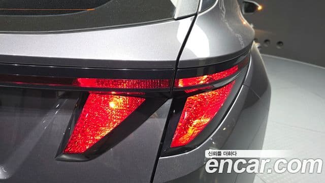 Hyundai Tucson Hybrid 2023 — Photo 18/34