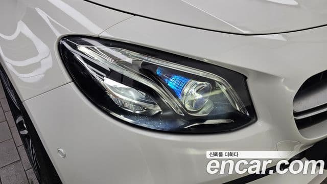 Mercedes-Benz E-Class 2019 — Photo 17/34
