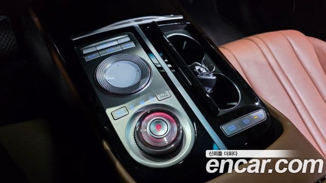 Genesis Electrified G80 2022 — Şəkil 7/20