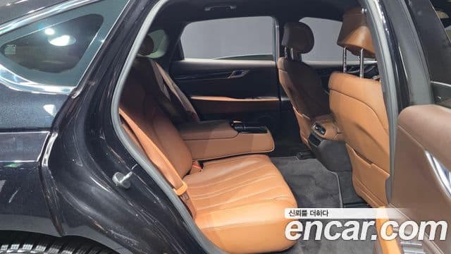 Genesis Electrified G80 2022 — Şəkil 12/20