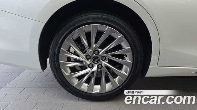Lexus ES300h 2025 — ფოტო 5/20