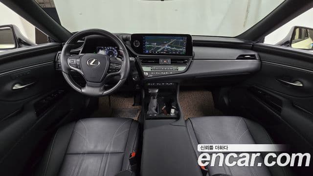 Lexus ES300h 2025 — ფოტო 7/20