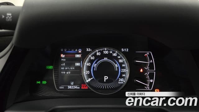Lexus ES300h 2025 — ფოტო 8/20