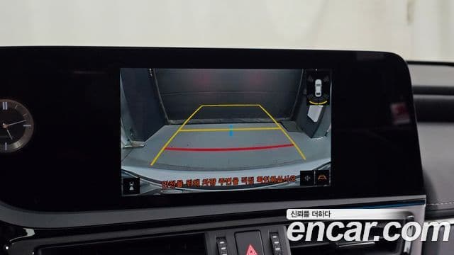 Lexus ES300h 2025 — ფოტო 14/20