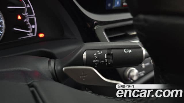 Lexus ES300h 2025 — ფოტო 15/20
